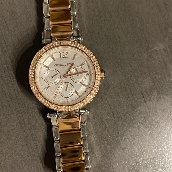 Two tone Michael kors Parker watch - Picture 3 of 7